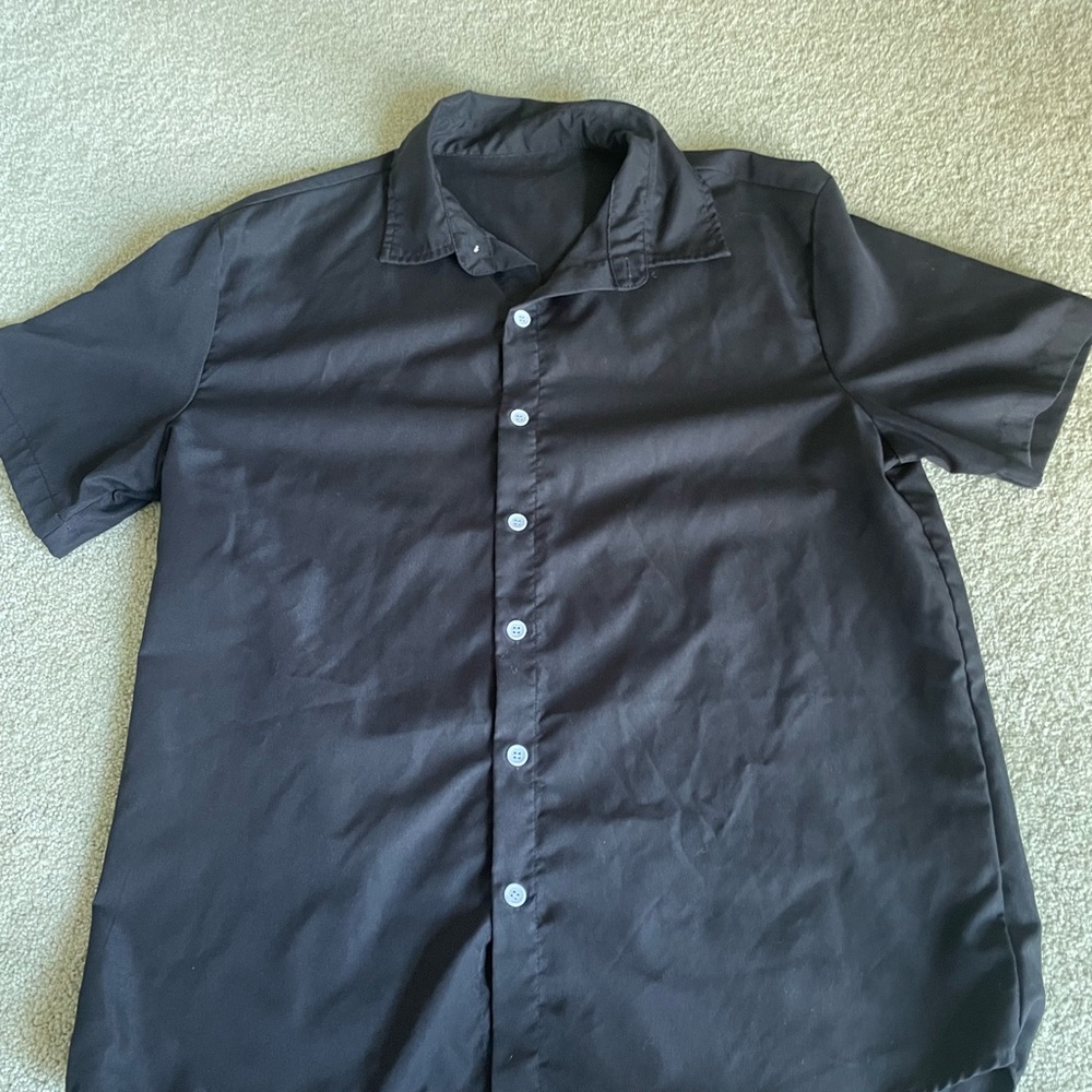 Black Short Sleeve Button-Up Shirt